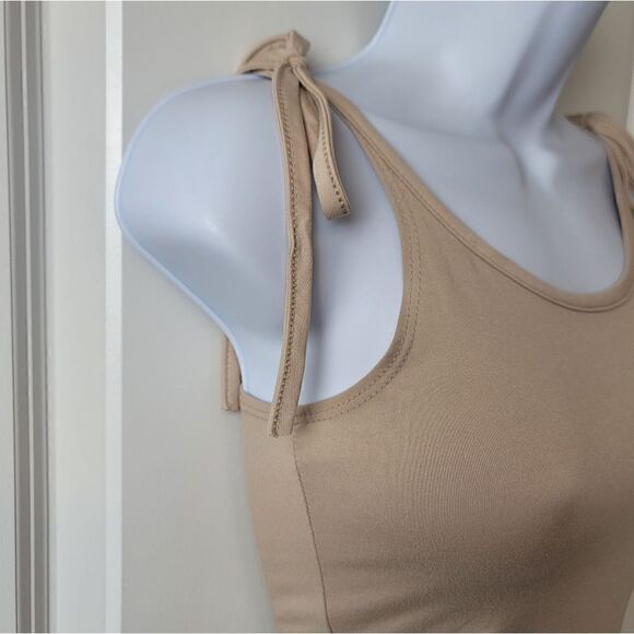 🎄5/$25🎄BRIT & BRI Tank Top - Picture 2 of 5